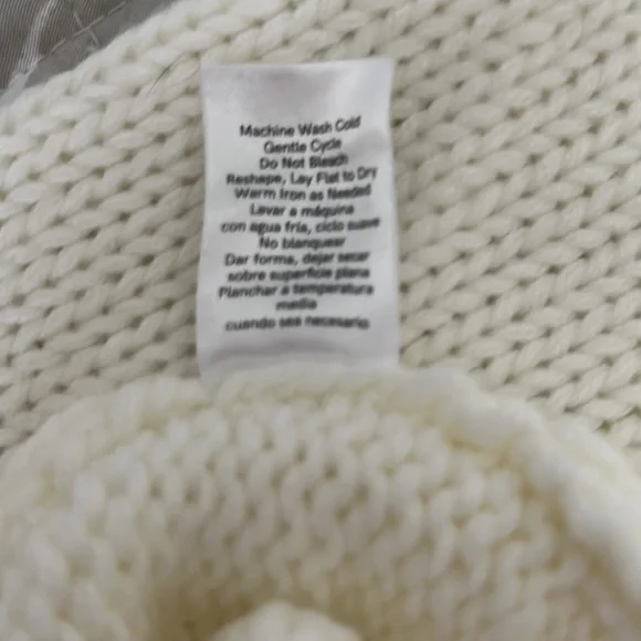 Venus brand, Beautiful Knit Sweater, NWOT! - Picture 7 of 7